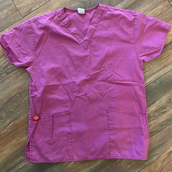 Medium scrub tops - Picture 2 of 2